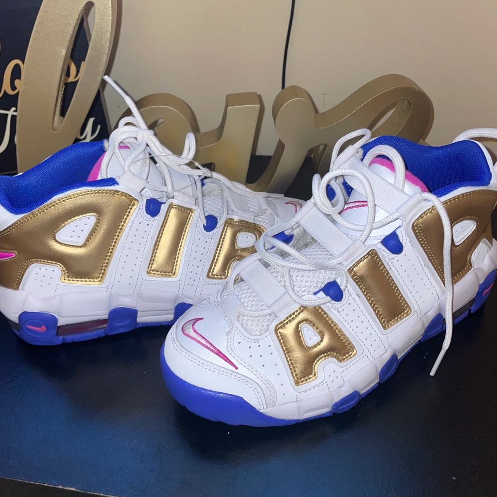 NWOT NIKE AIR GIRLS